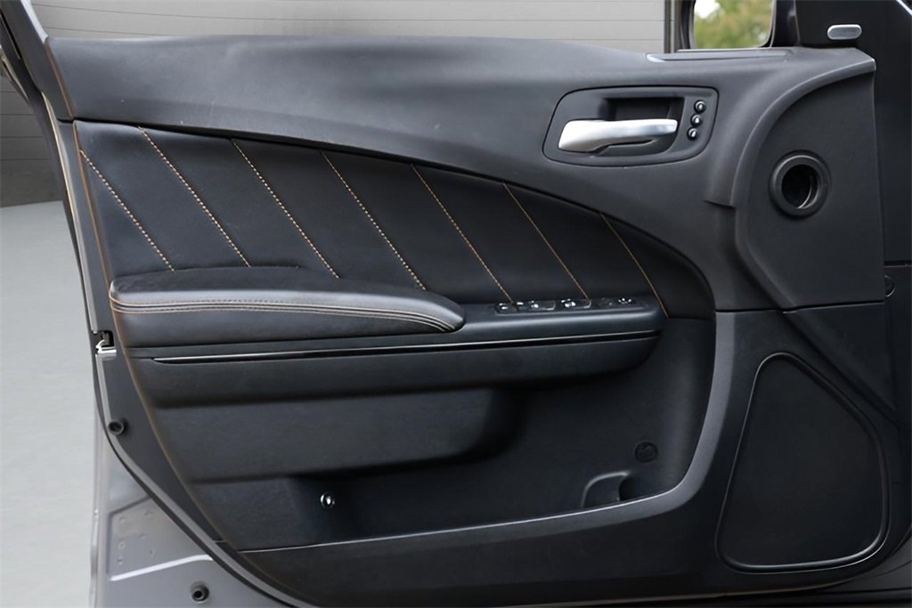 Used 2018 Dodge Charger R/T image 22