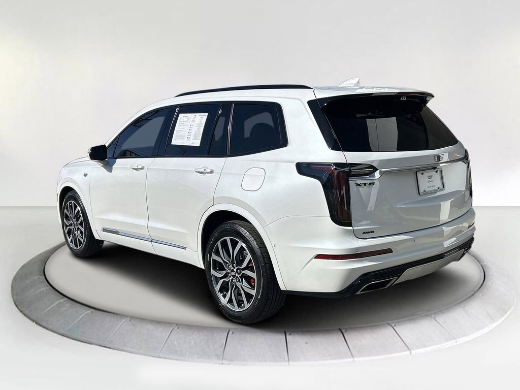 Used 2023 Cadillac XT6 Sport w/ Technology Package image 3