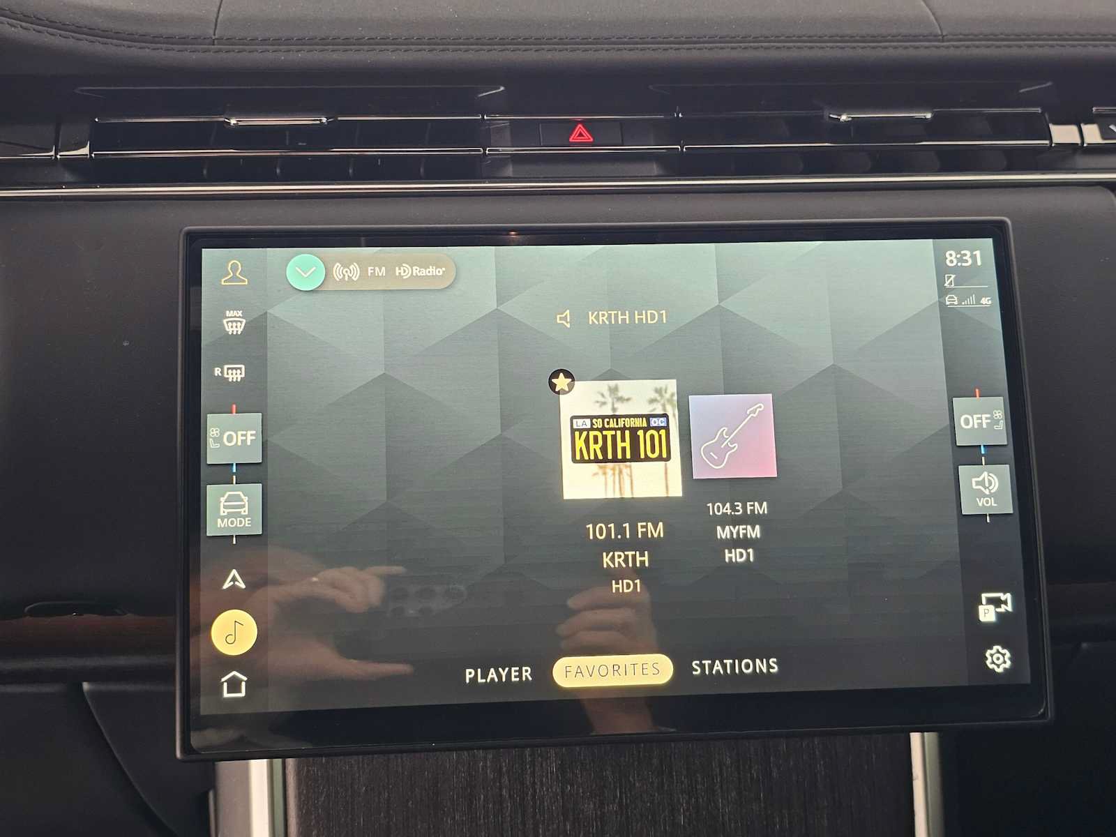 Used 2025 Land Rover Range Rover SE AWD/4WD image 25