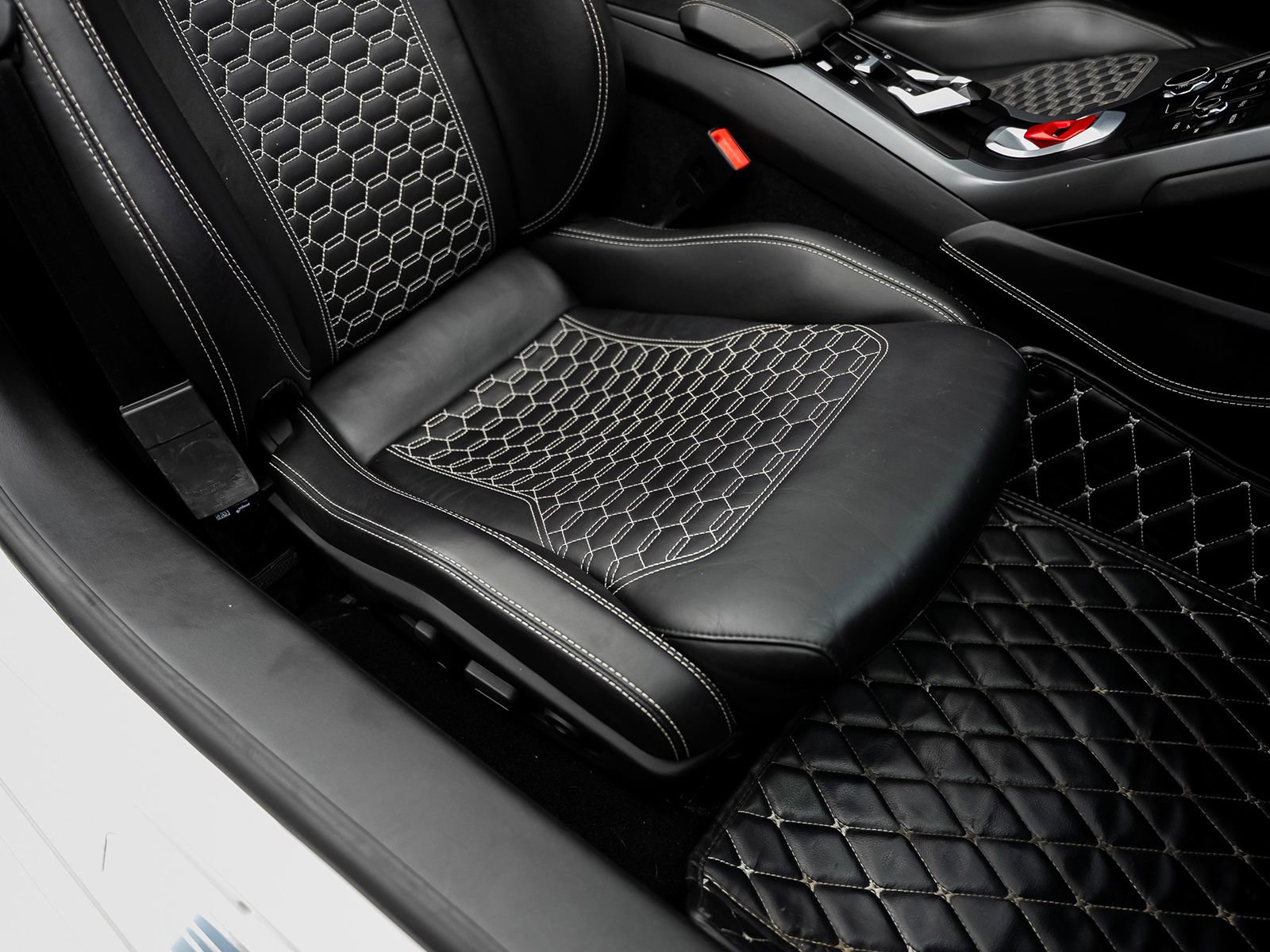 Used 2019 Lamborghini Huracan LP 580-2 image 37