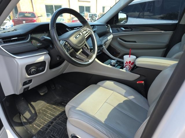 Used 2021 Jeep Grand Cherokee L Overland w/ Luxury Tech Group IV AWD/4WD image 14