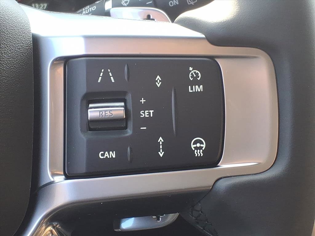 New 2026 Land Rover Discovery Limited Edition image 16