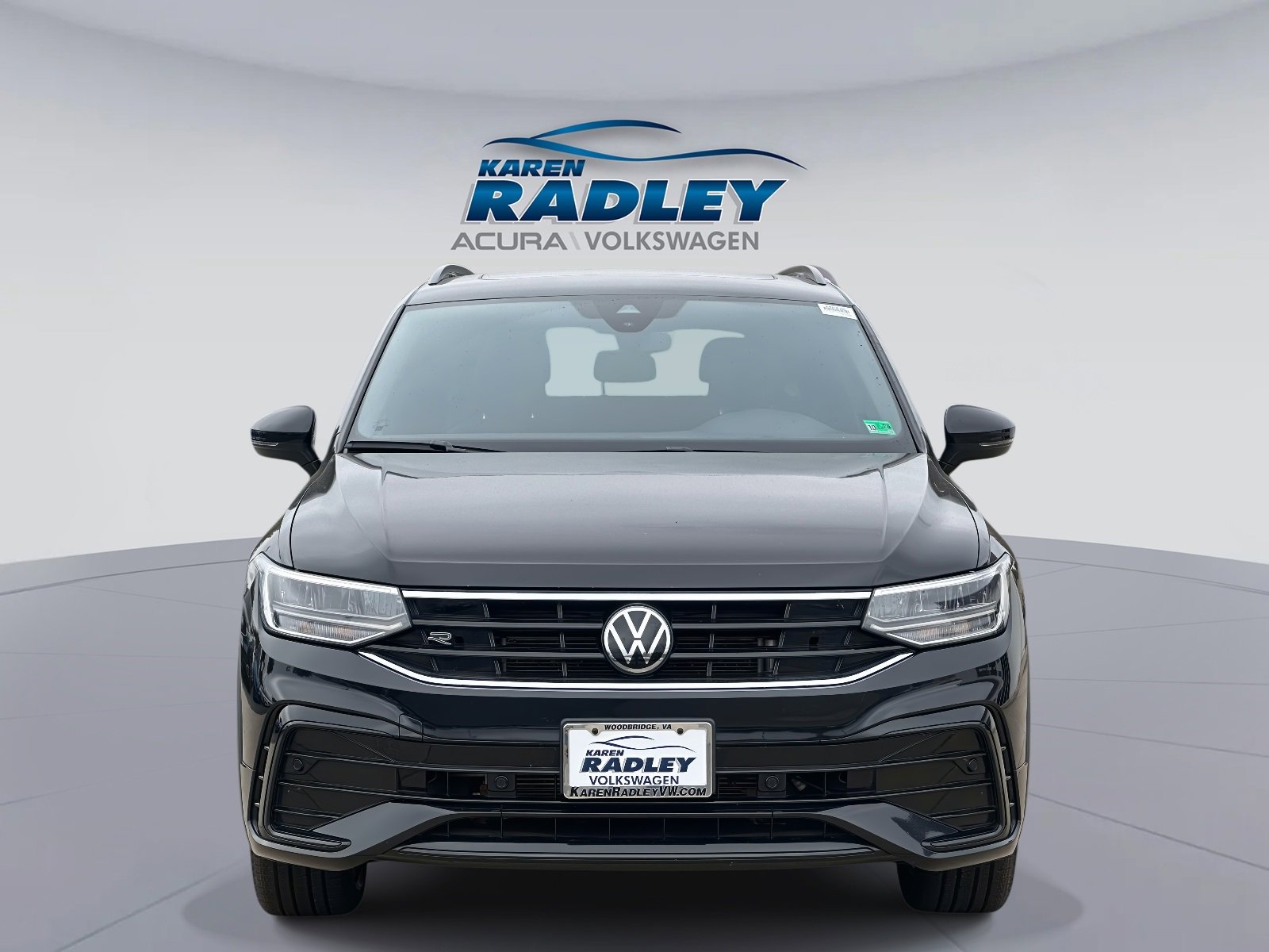 Certified 2022 Volkswagen Tiguan SE R-Line image 6