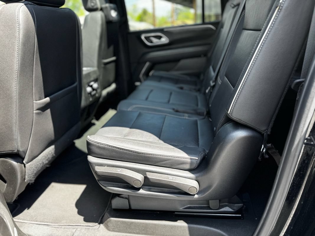 Used 2023 GMC Yukon XL SLT w/ SLT Premium Package AWD/4WD image 26