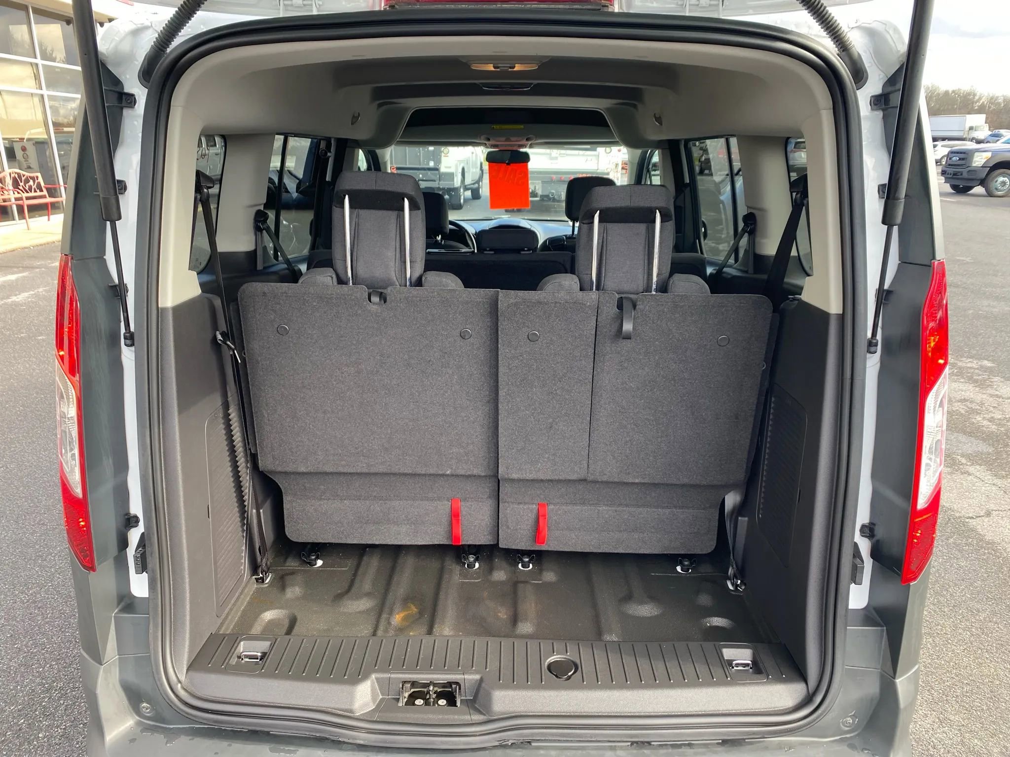 Used 2016 Ford Transit Connect XL image 27