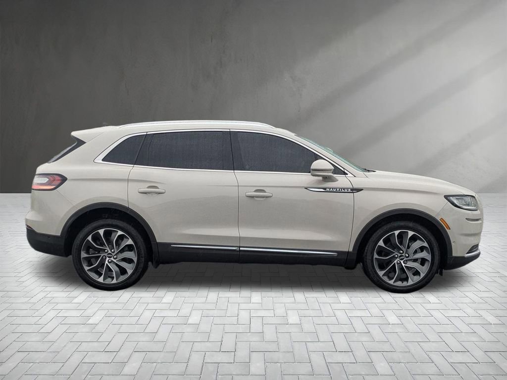 Used 2023 Lincoln Nautilus Reserve w/ Equipment Group 201A image 11