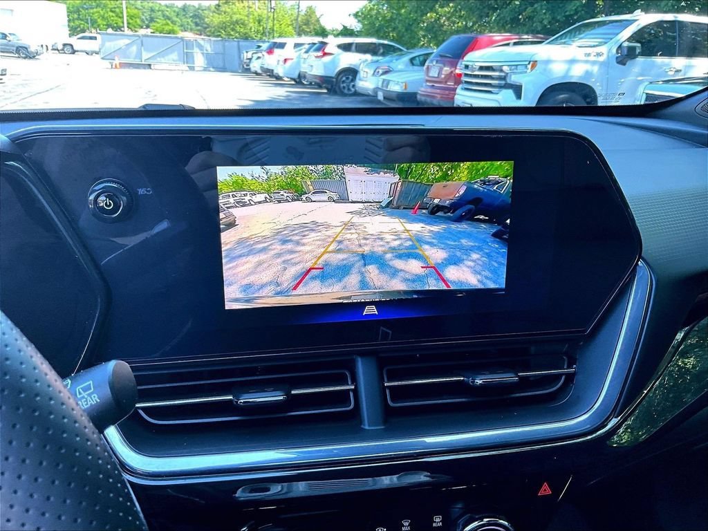 Used 2024 Chevrolet Trax RS FWD image 18