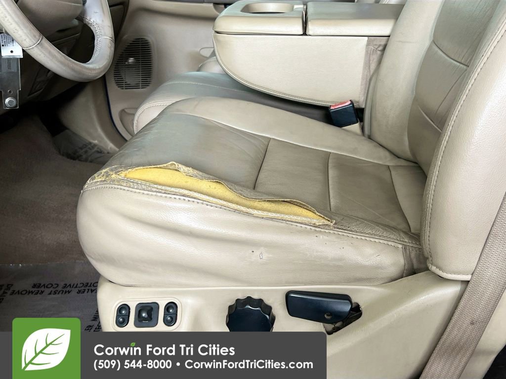 Used 2004 Ford F350 Lariat AWD/4WD image 19