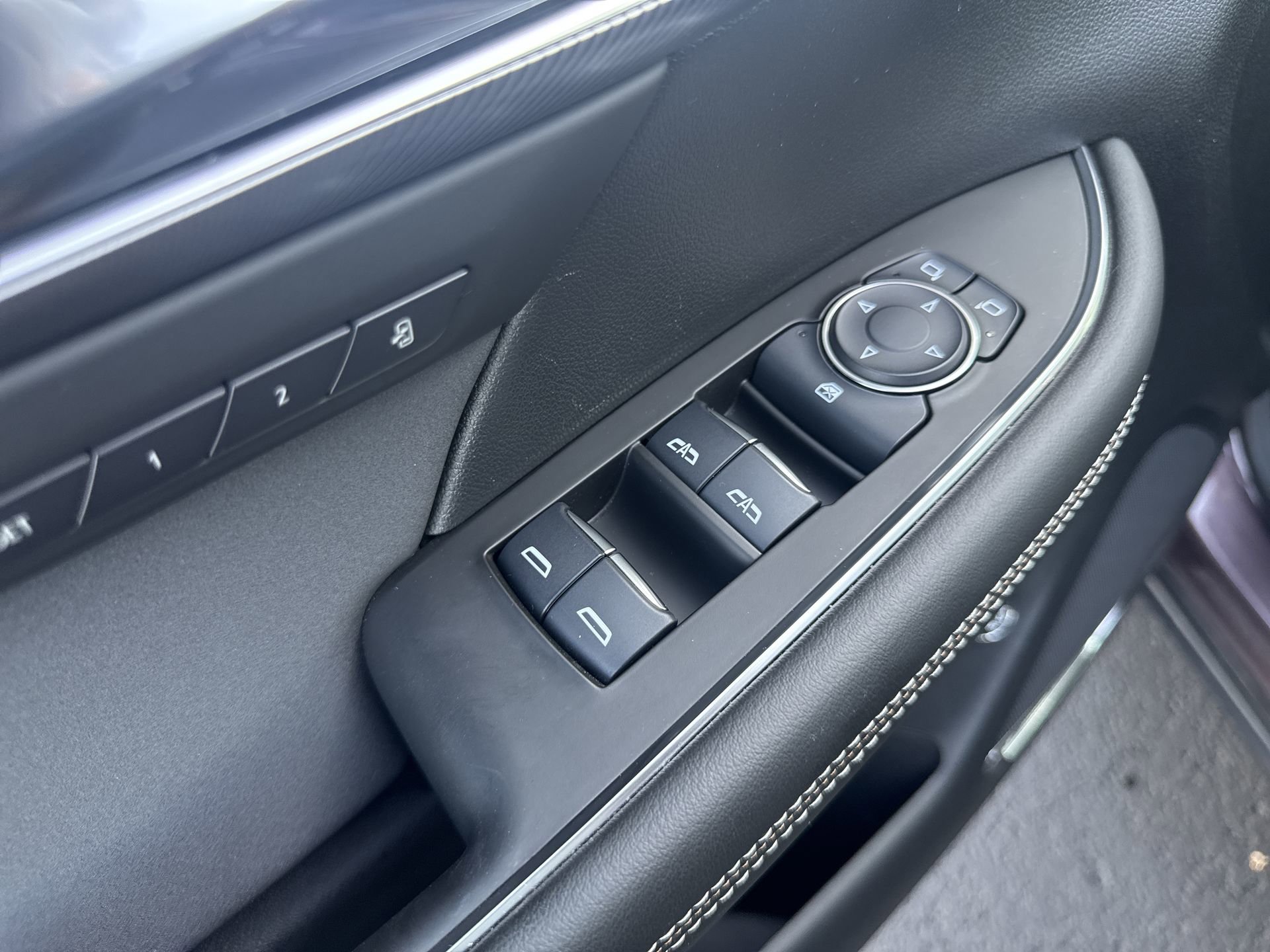 Used 2024 Buick Envision Sport Touring AWD/4WD image 13