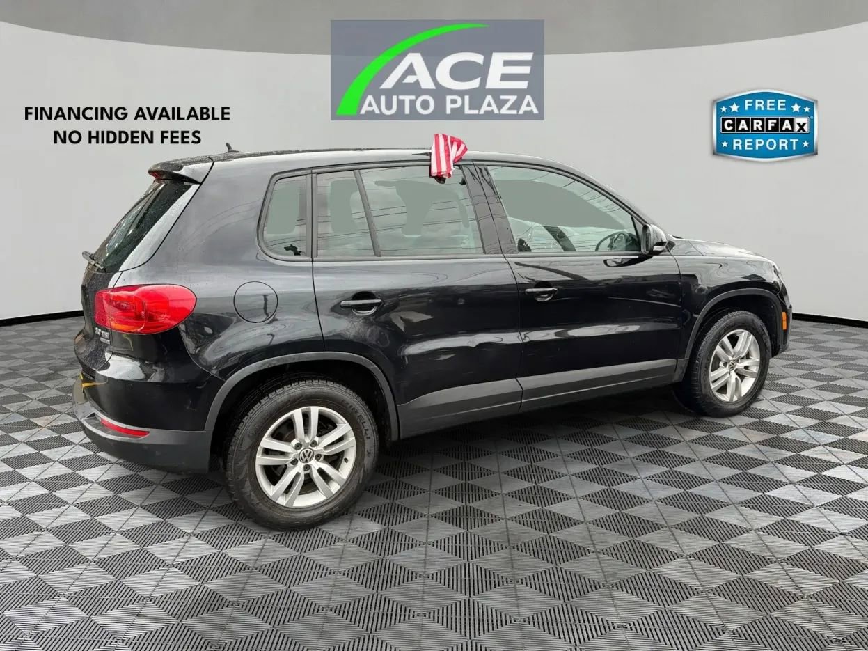 Used 2012 Volkswagen Tiguan S image 5