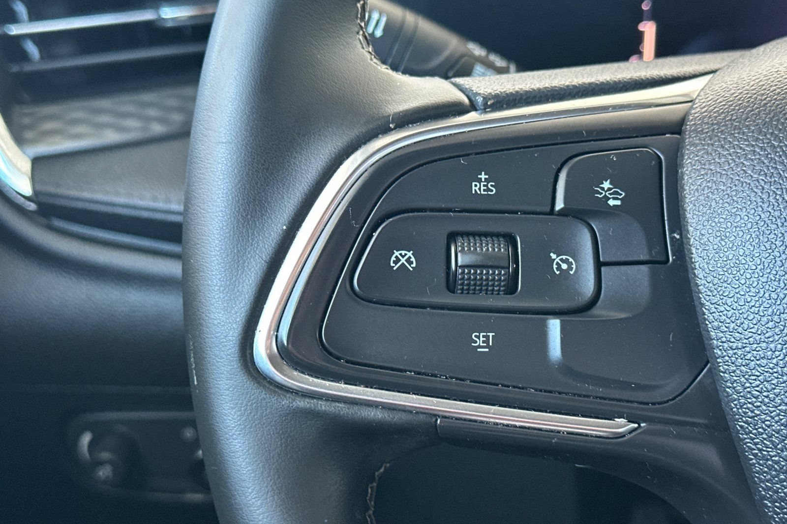 Certified 2025 Buick Encore GX Preferred FWD image 31