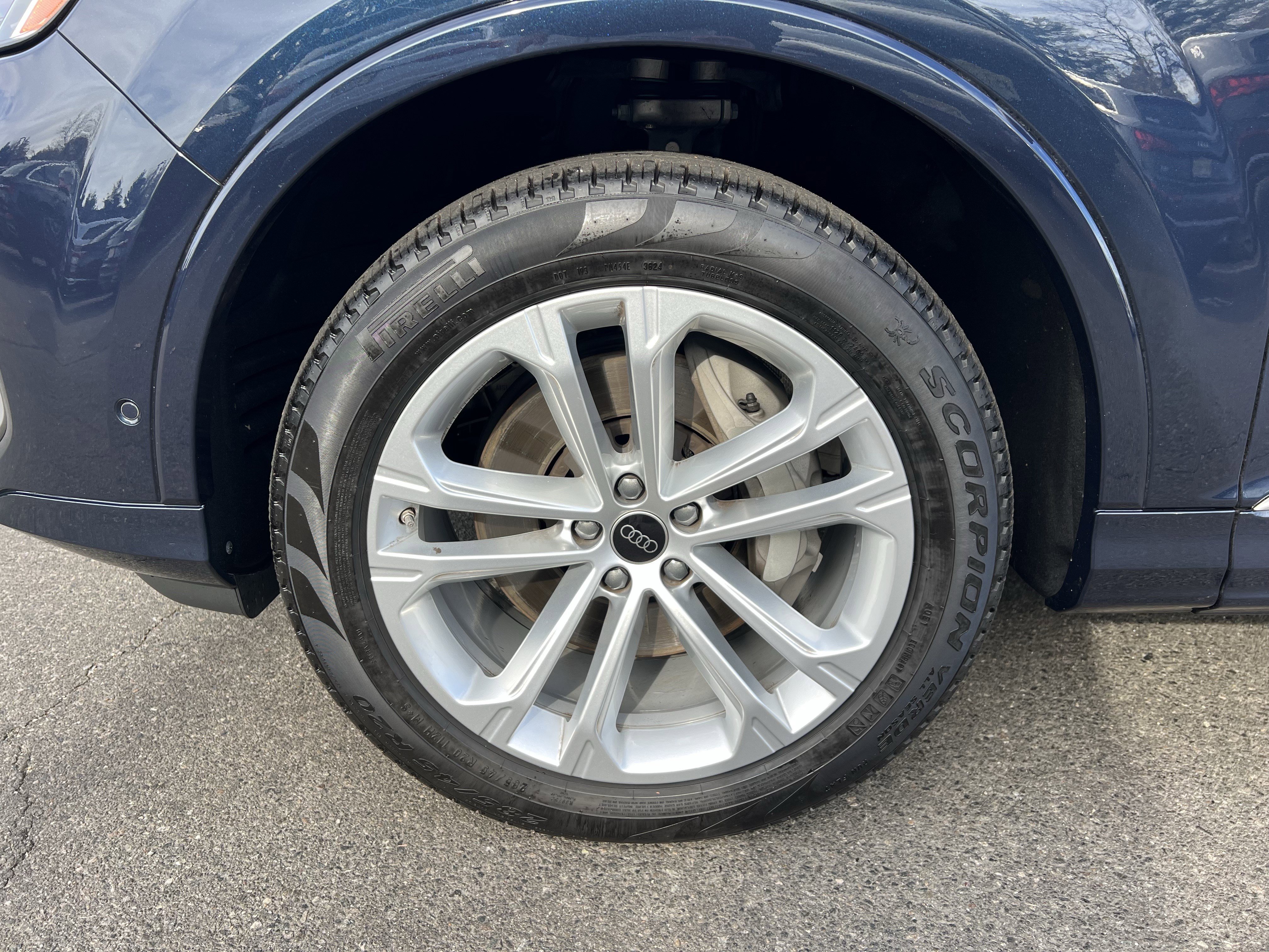 Certified 2025 Audi Q7 2.0T Premium Plus image 7