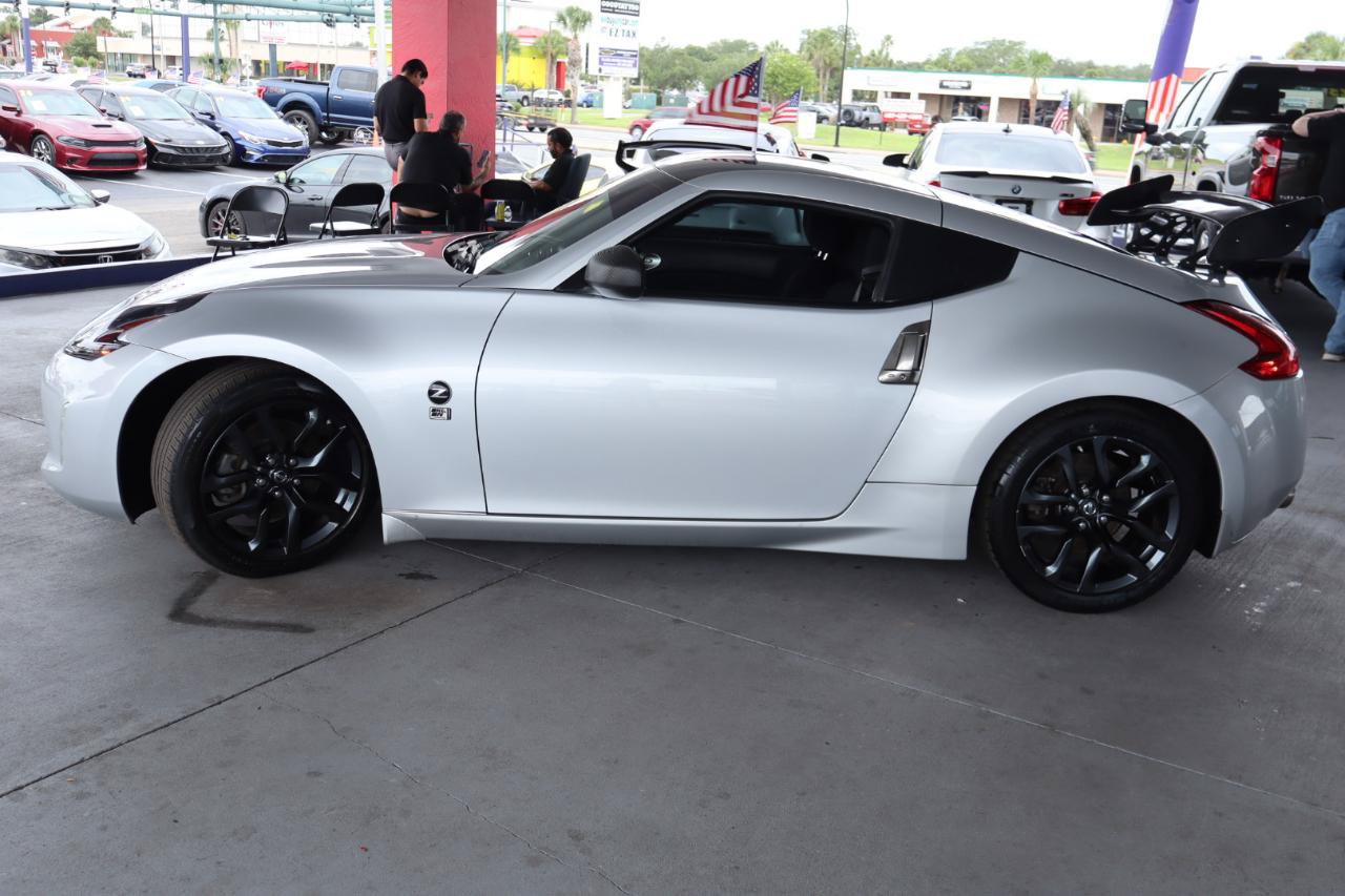 Used 2019 Nissan 370Z Coupe RWD image 8