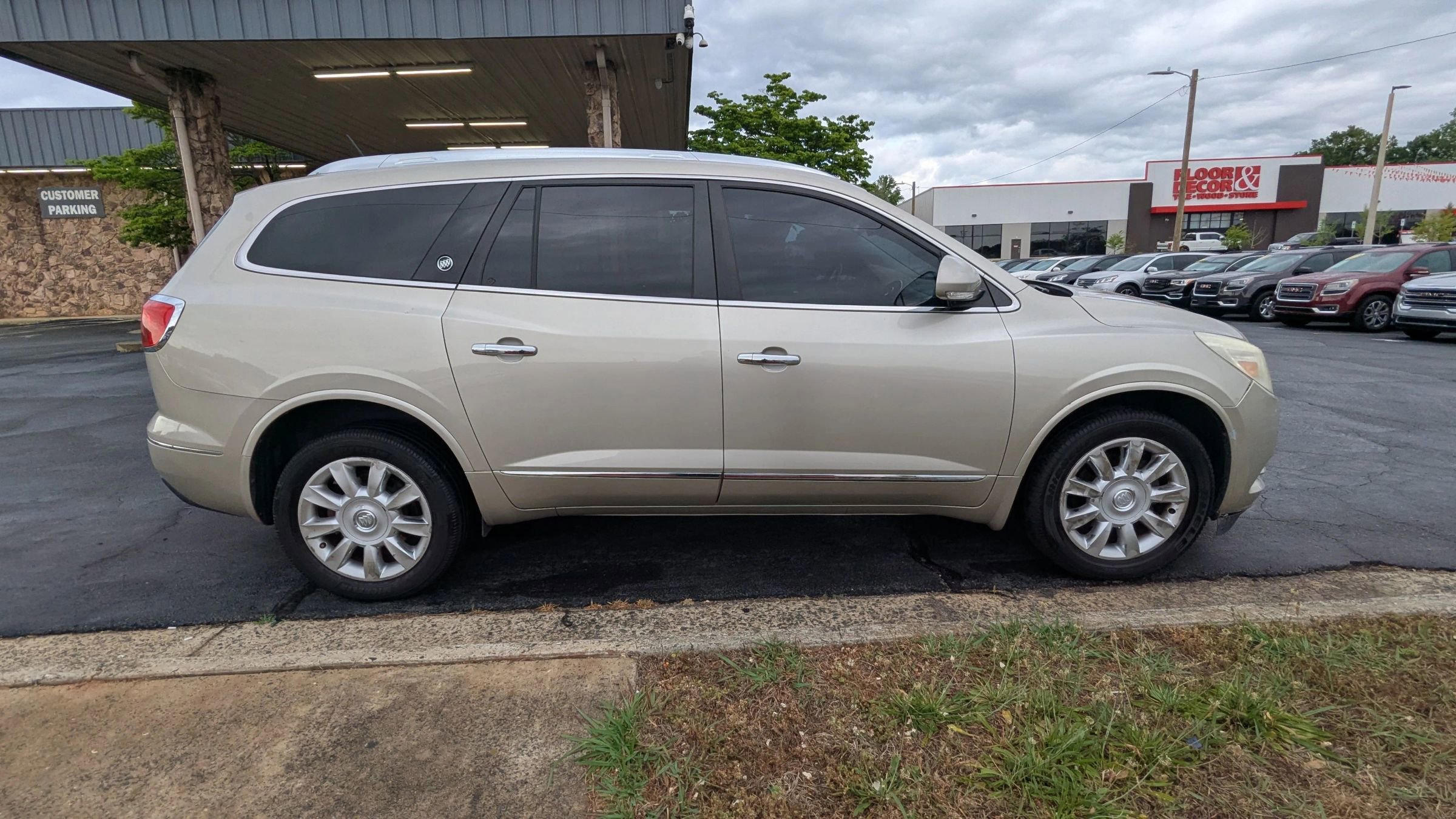 Used 2014 Buick Enclave Premium w/ Trailering Provision Package FWD image 8