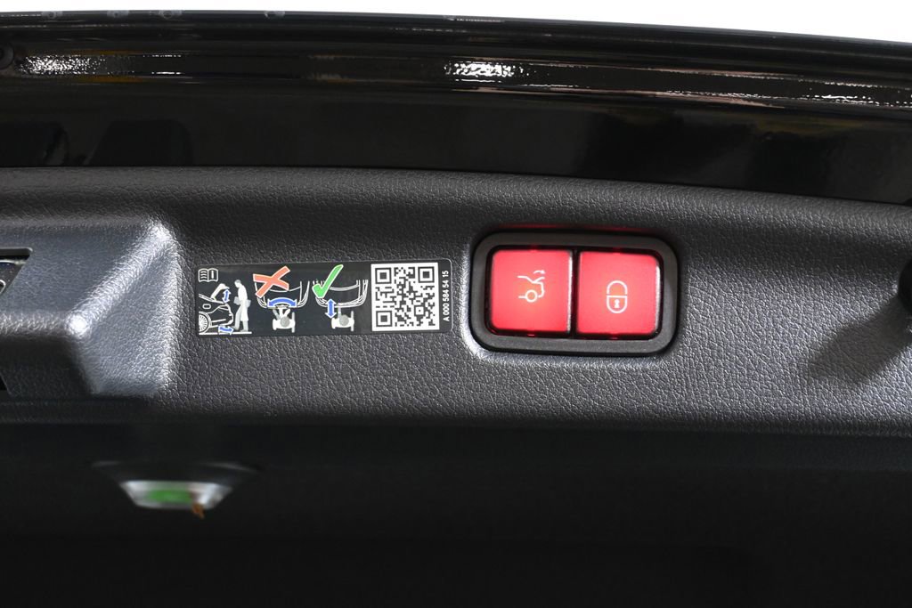 Certified 2025 Mercedes-Benz C 300 4MATIC Sedan image 33