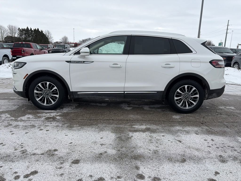 Used 2022 Lincoln Nautilus Standard w/ Premium Package image 4