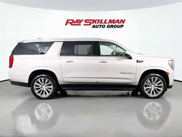 Used 2023 GMC Yukon XL Denali w/ Advanced Technology Package AWD/4WD image 6