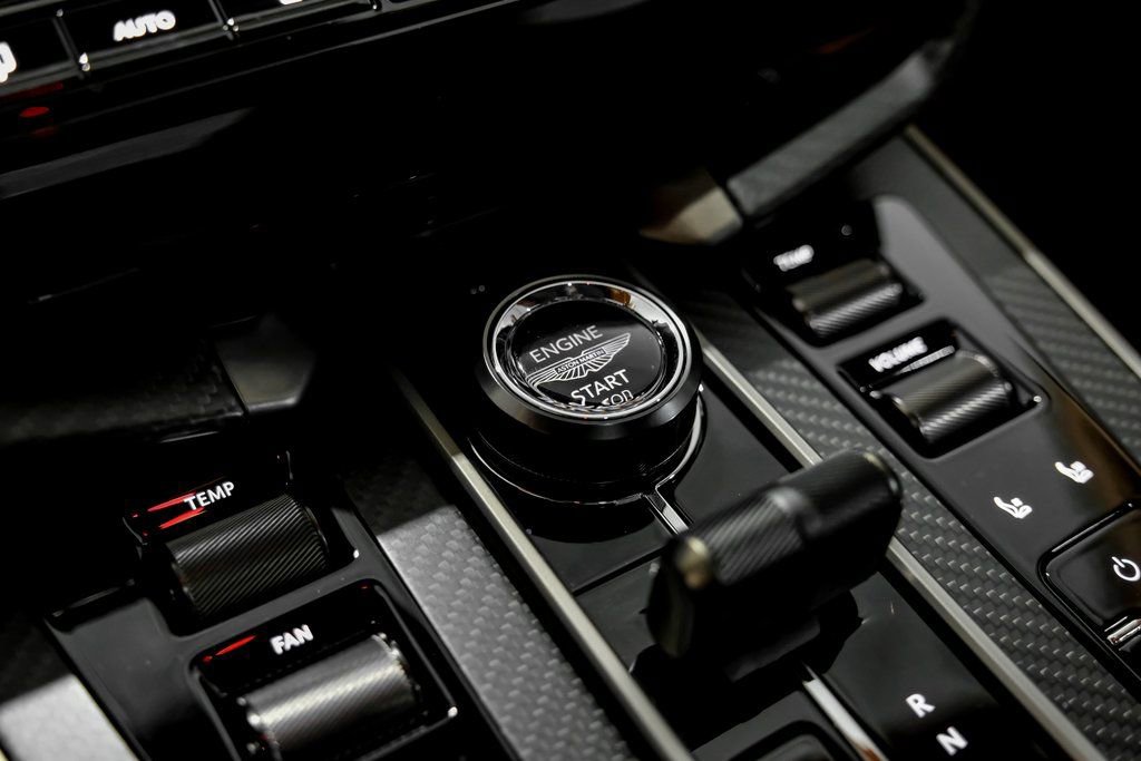 Used 2025 Aston Martin Vanquish RWD image 14