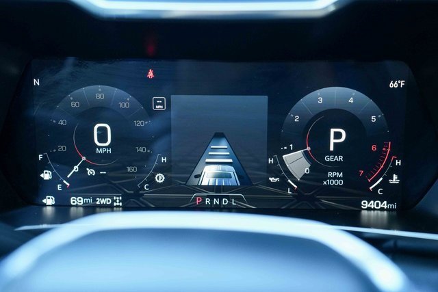 Used 2024 GMC Canyon Elevation image 28