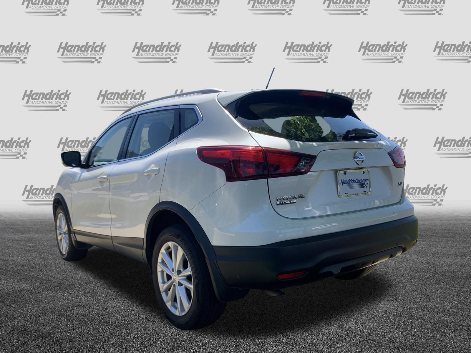Used 2017 Nissan Rogue Sport SV w/ SV Premium Package FWD image 8