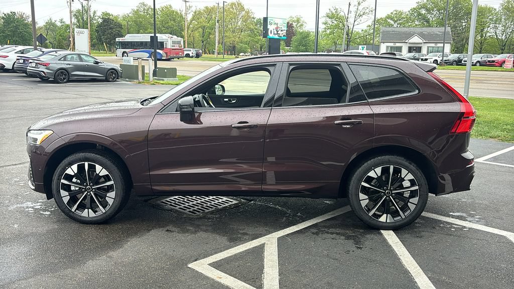 New 2026 Volvo XC60 B5 Plus w/ Climate Package AWD/4WD image 3
