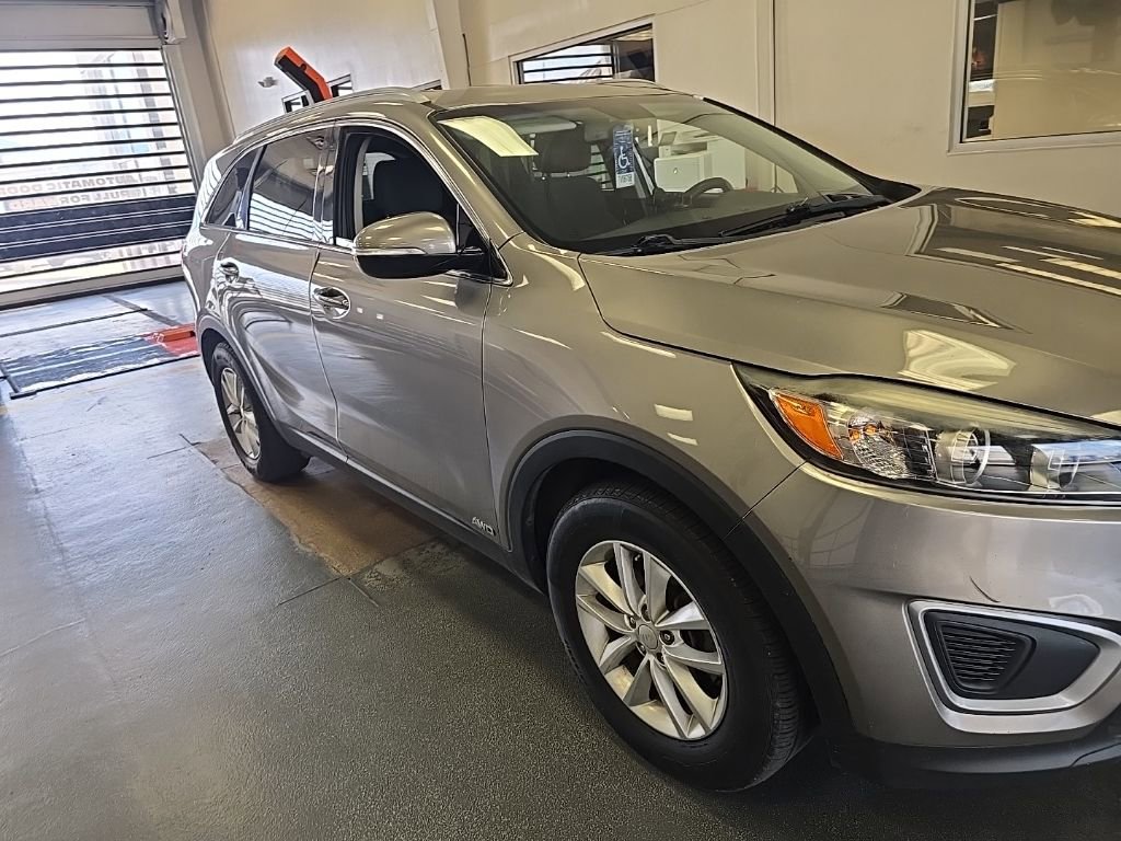 Used 2017 Kia Sorento AWD w/ LX Convenience Package