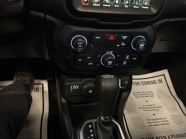 Used 2023 Jeep Renegade Latitude w/ Sun/Sound Group image 21