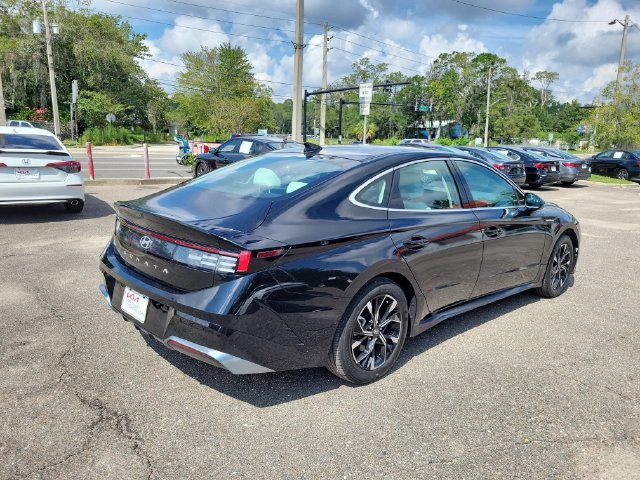 Used 2025 Hyundai Sonata SEL FWD image 2