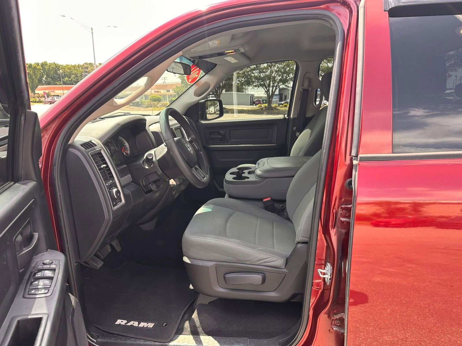 Used 2017 RAM 1500 Express w/ Express Value Package AWD/4WD image 11