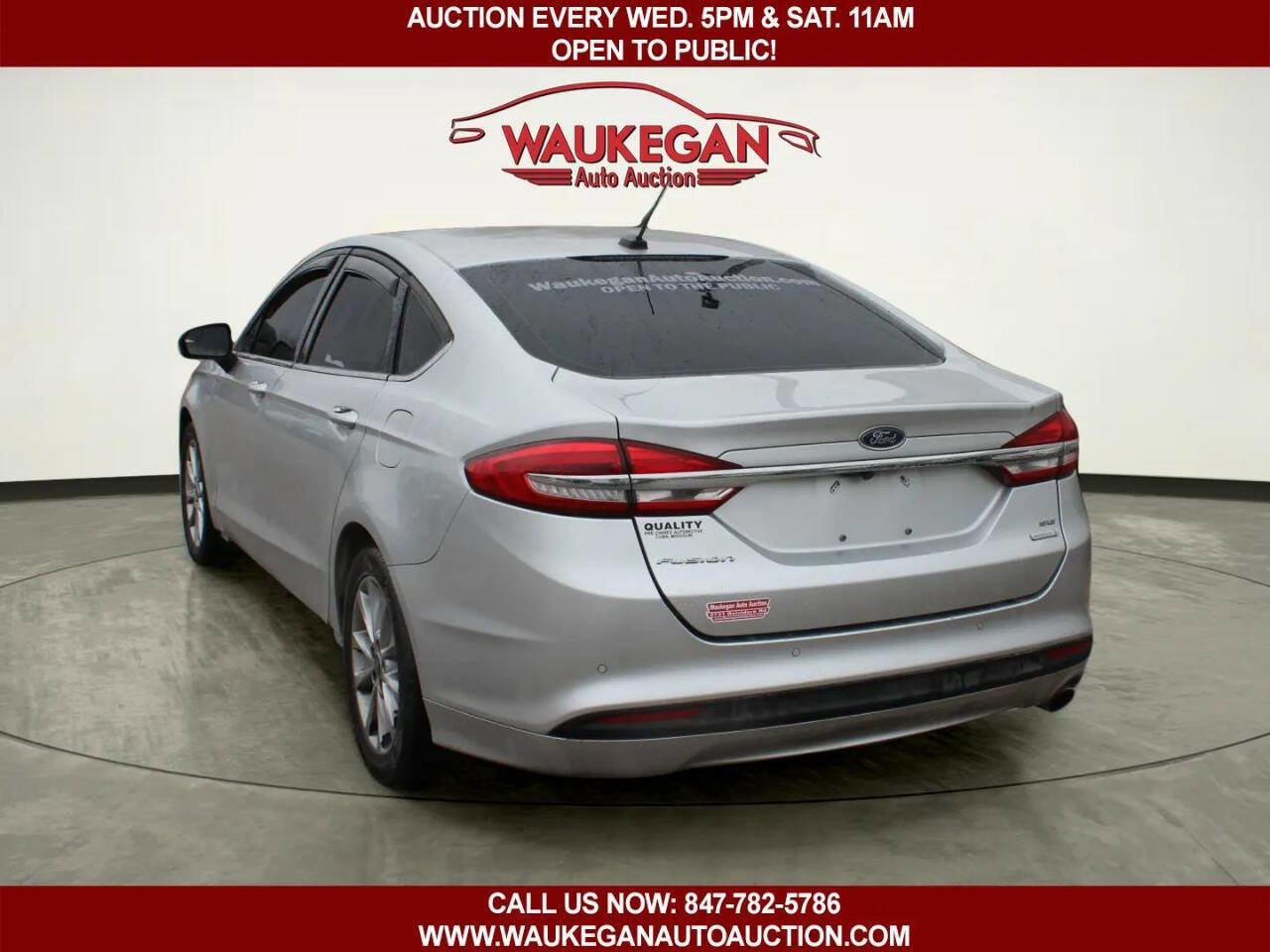 Used 2017 Ford Fusion SE w/ Fusion SE Technology Package image 6