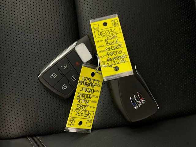 Used 2025 Buick Enclave Avenir w/ LPO, All-Weather Package image 47