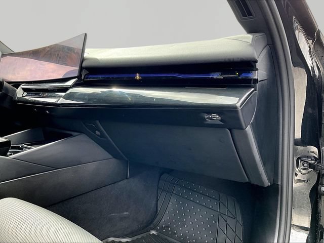 Used 2025 BMW 530i xDrive AWD/4WD image 11