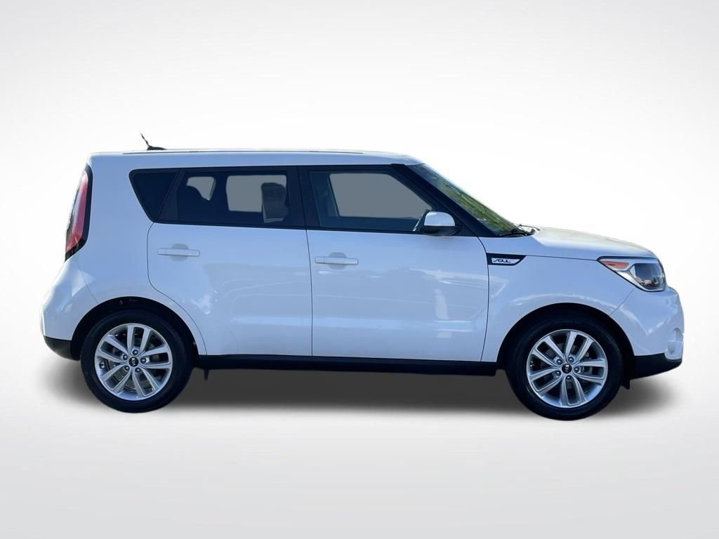 Used 2018 Kia Soul + FWD image 7