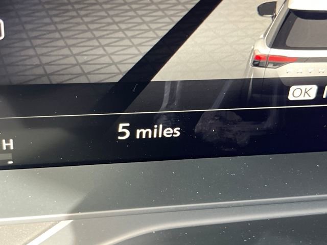New 2026 Nissan Pathfinder Platinum AWD/4WD image 23