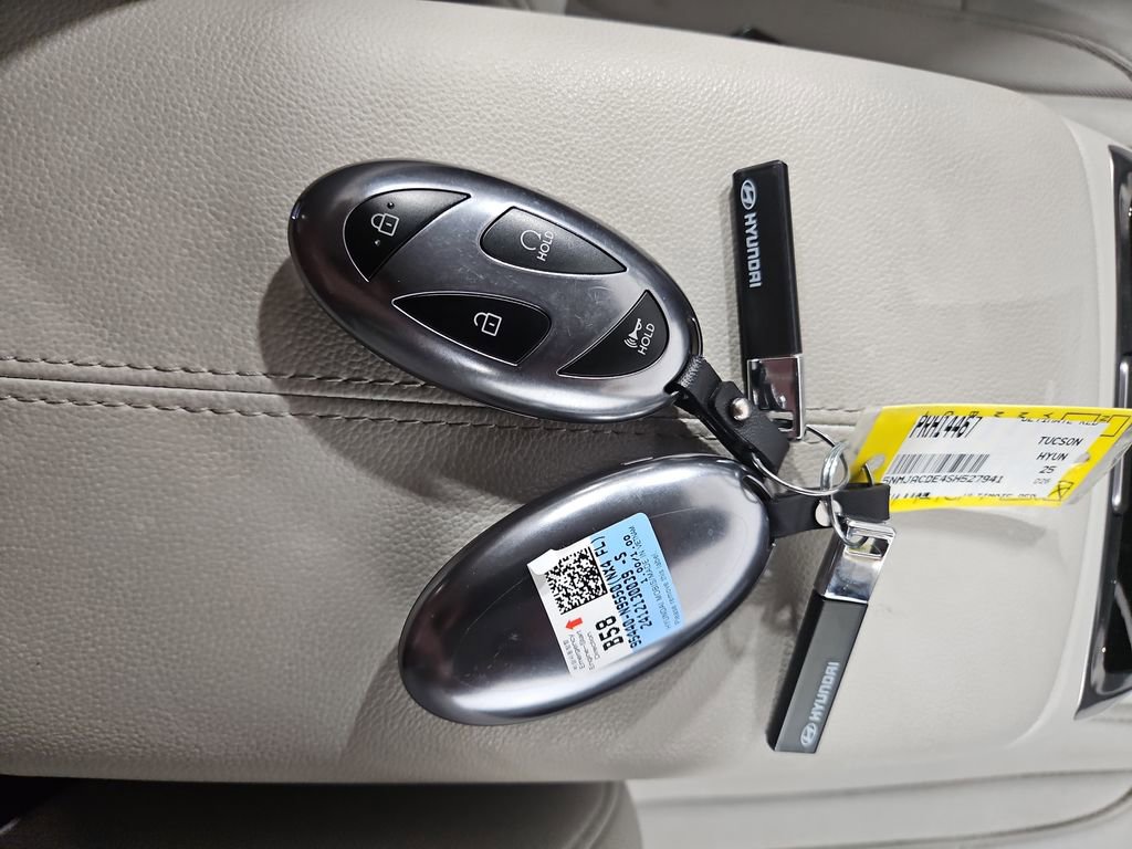 Certified 2025 Hyundai Tucson SE AWD/4WD image 28