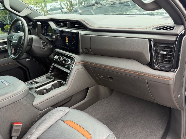 Used 2025 GMC Sierra 2500 AT4 w/ Technology Package AWD/4WD image 17