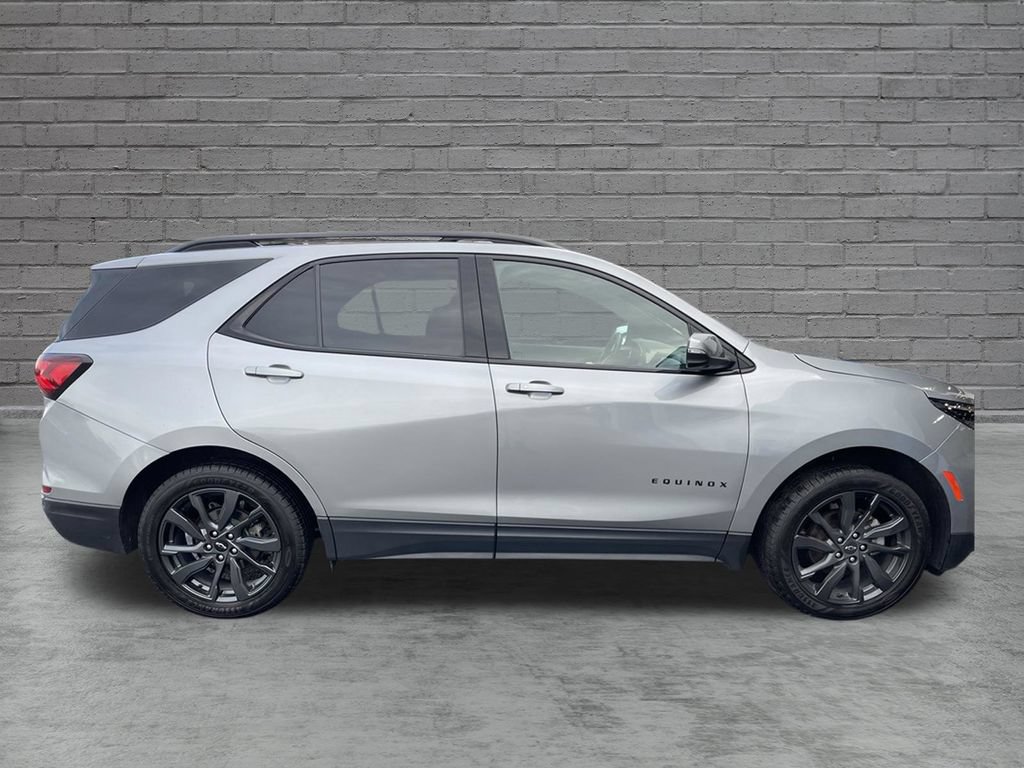 Used 2024 Chevrolet Equinox RS w/ RS Leather Package AWD/4WD image 19