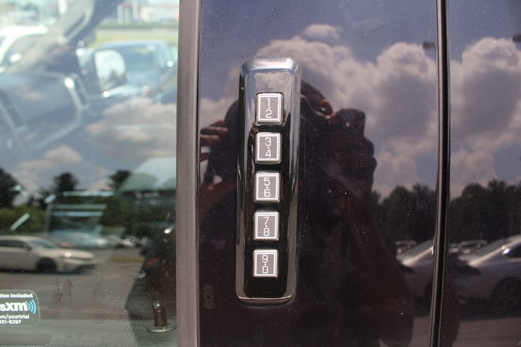 Used 2020 Ford F150 Lariat w/ Equipment Group 502A Luxury AWD/4WD image 21