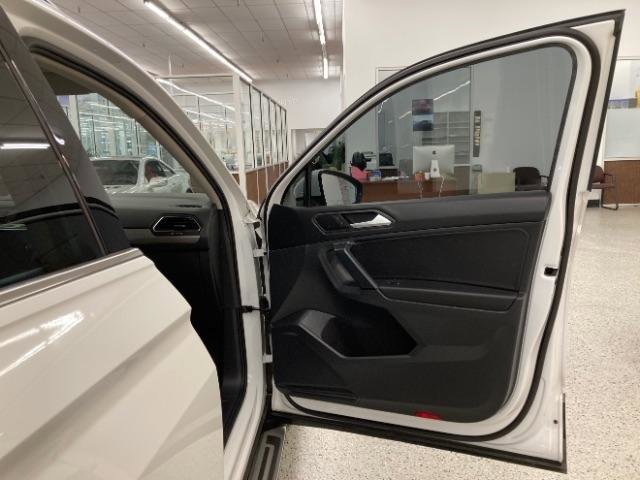 Used 2019 Volkswagen Tiguan SEL image 33