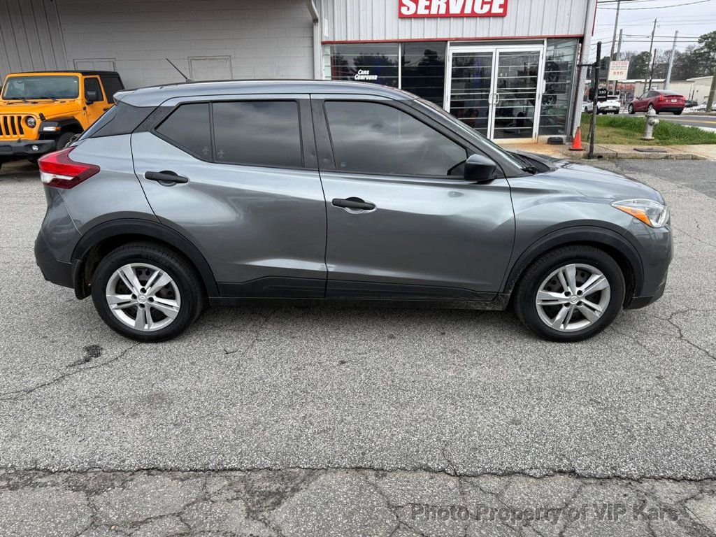 Used 2020 Nissan Kicks S image 4