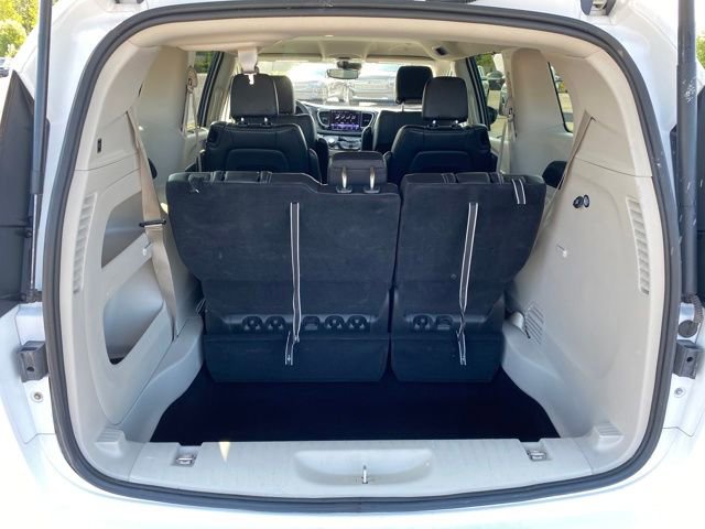 Used 2024 Chrysler Pacifica Touring-L image 20