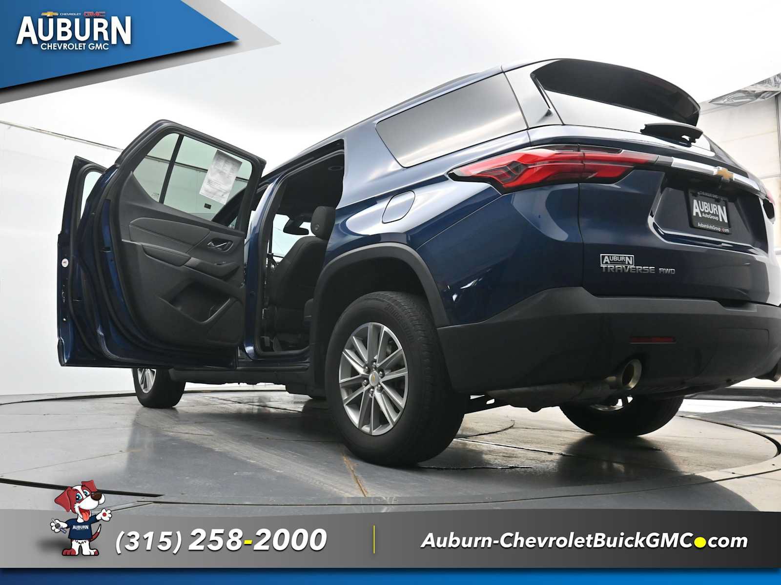 Used 2023 Chevrolet Traverse LT AWD/4WD image 39