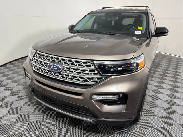 Used 2021 Ford Explorer Limited w/ Equipment Group 301A image 2