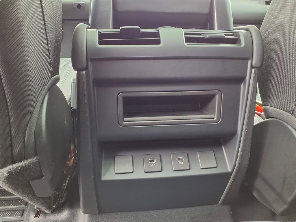 Used 2025 Land Rover Defender 110 S image 25