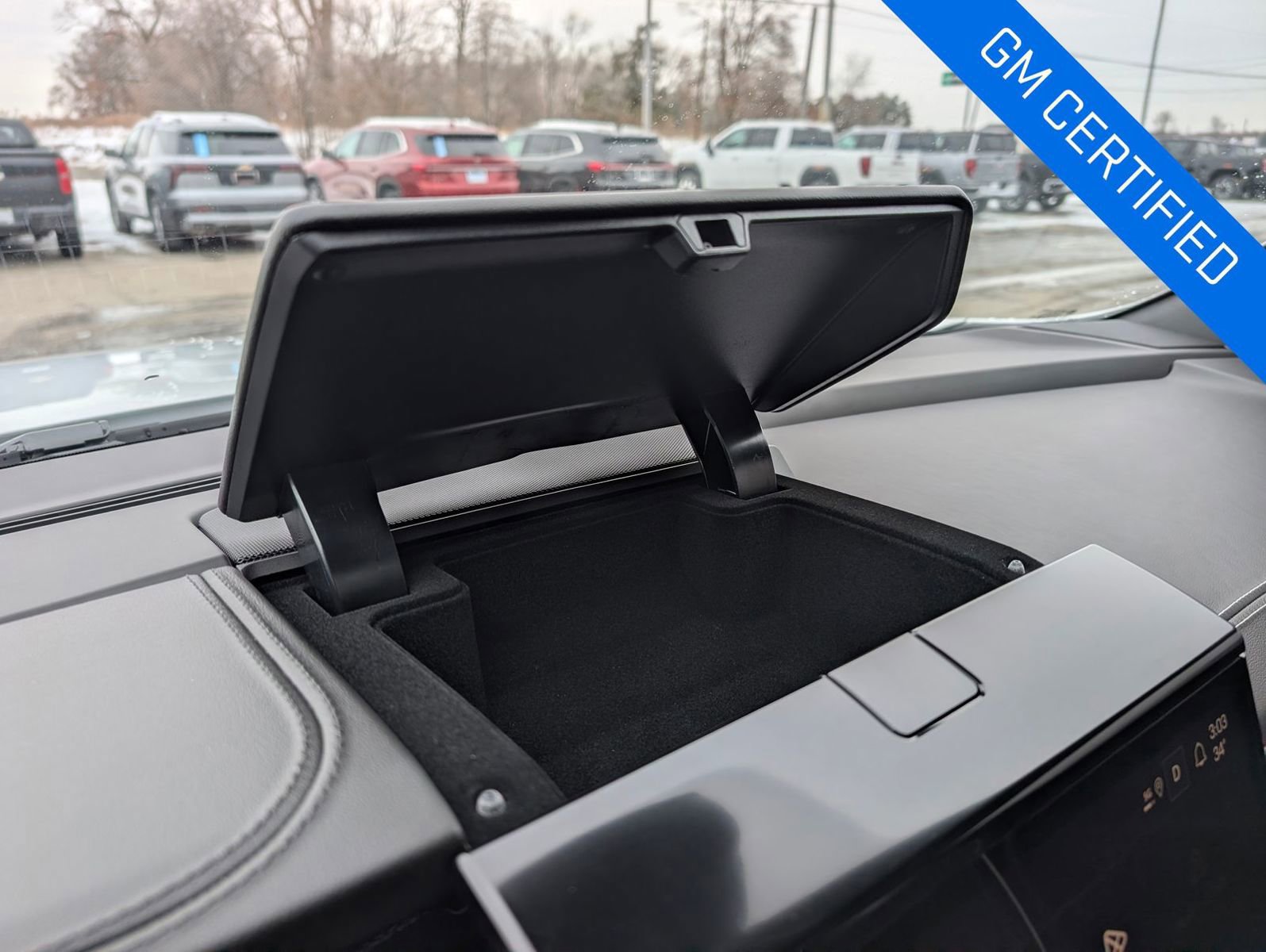 Used 2025 GMC Yukon AT4 Ultimate w/ LPO, Floor Liner Package image 28