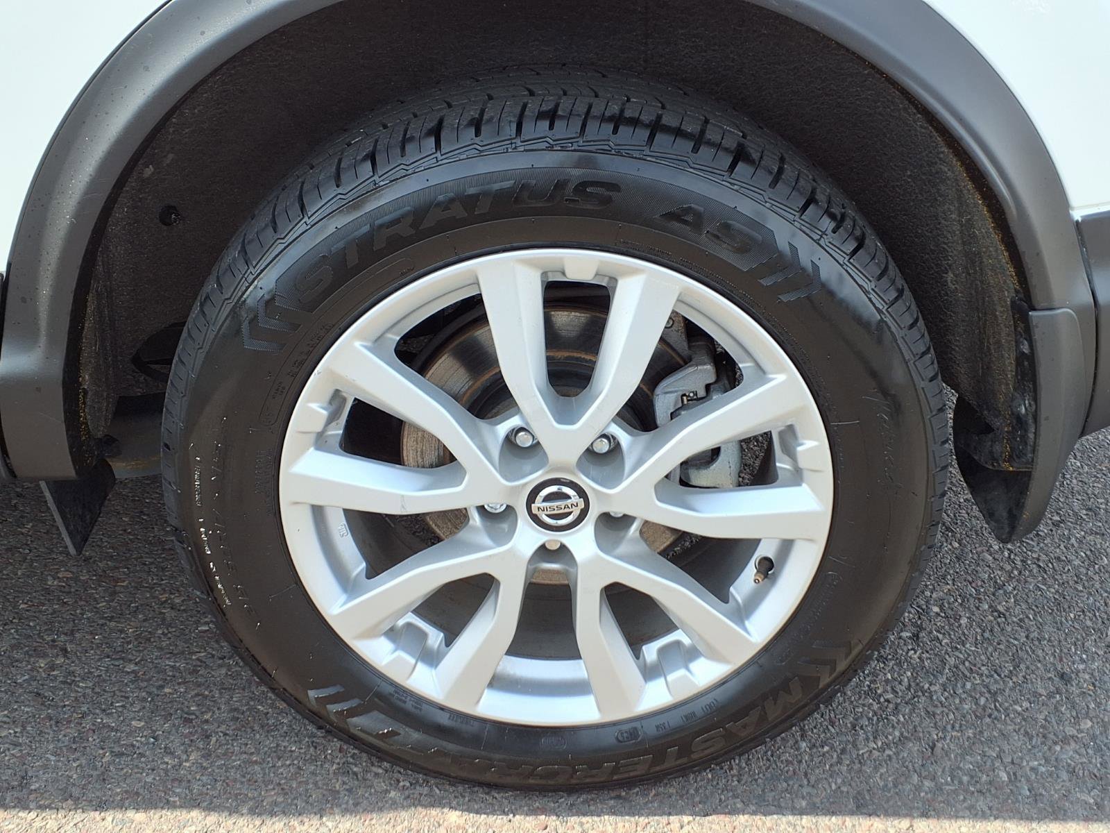 Used 2022 Nissan Rogue Sport SV w/ Technology Package image 10