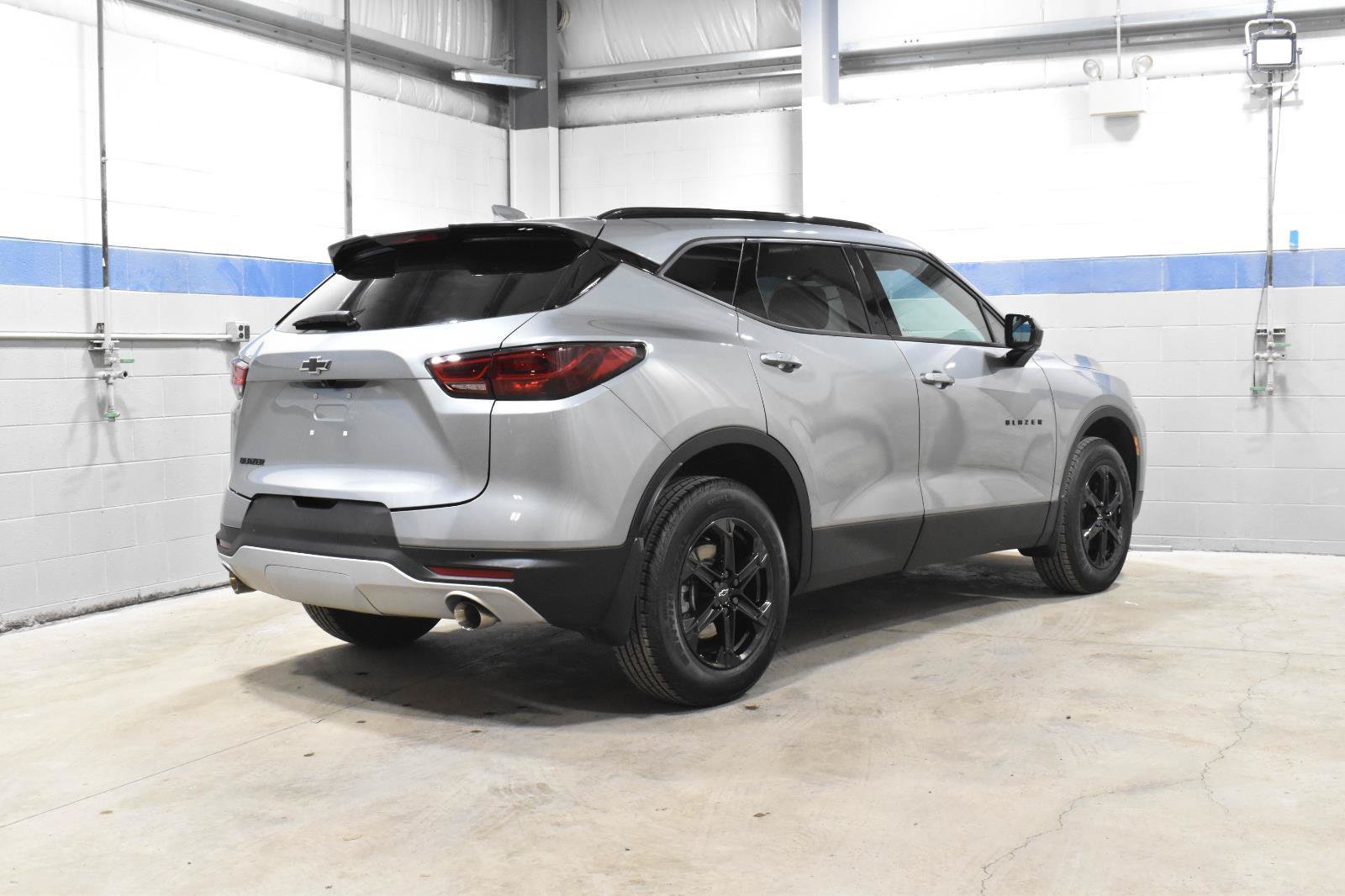 Used 2024 Chevrolet Blazer LT w/ Convenience Package FWD image 30