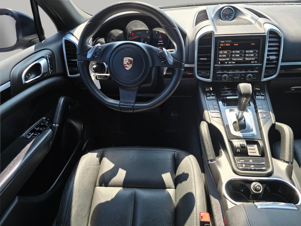 Used 2012 Porsche Cayenne AWD/4WD image 3
