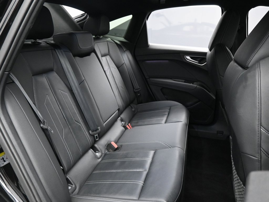 Used 2024 Audi Q4 e-tron Premium Plus w/ Premium Plus image 29