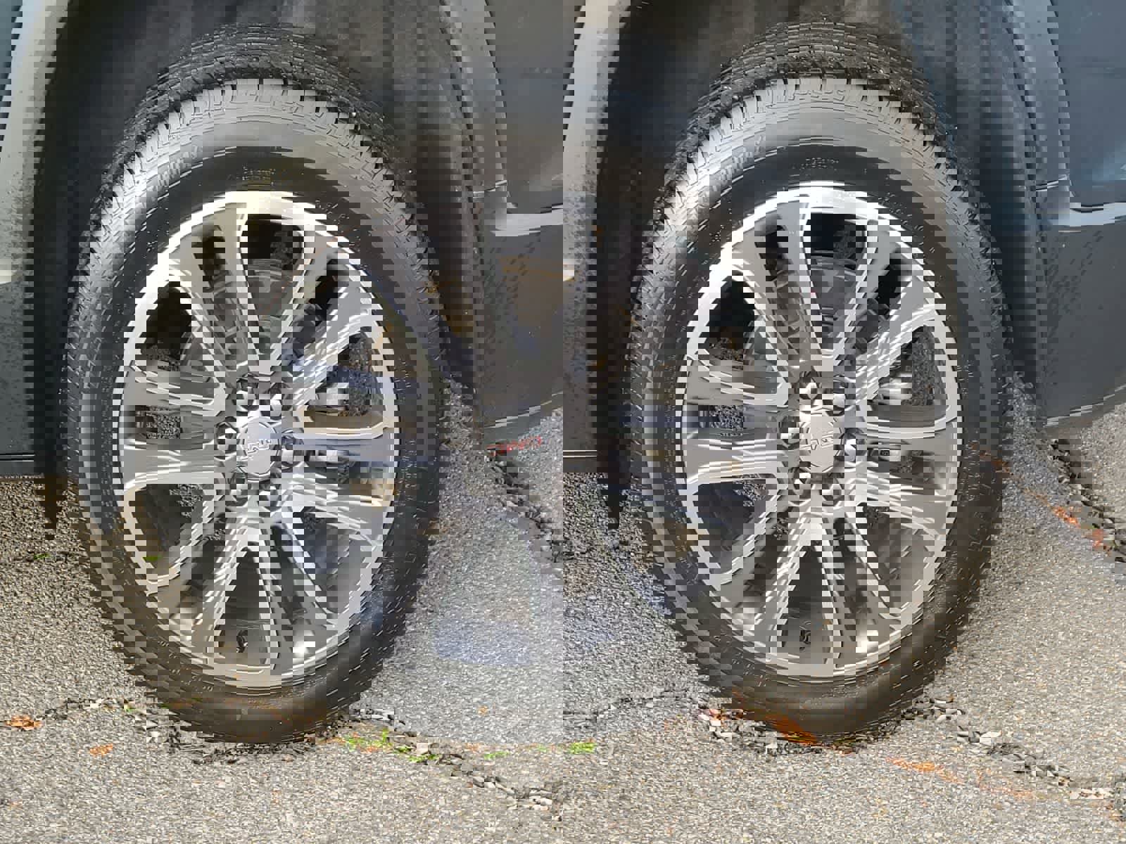 Used 2020 GMC Acadia AT4 image 16